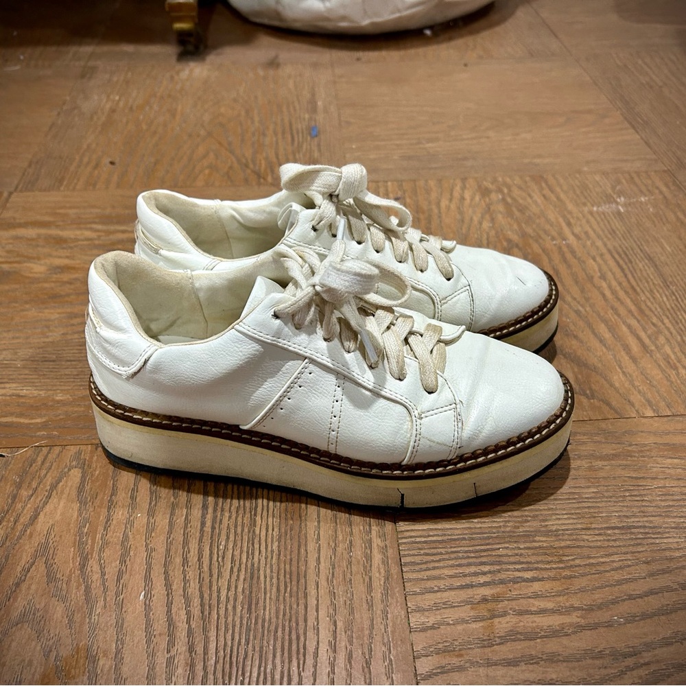 White Chunky Sneakers Women’s 7.5